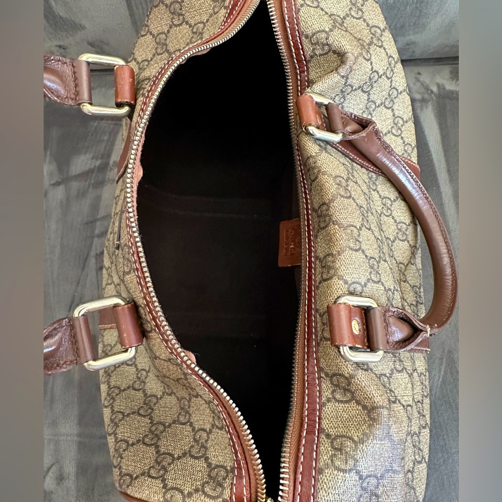 Pre-loved Authentic Gucci Vintage GG Supreme Medium Joy Boston Bag - Picture 14 of 16